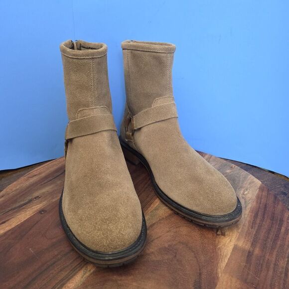 Andrew Marc Wymore Suede Engineer Boots Tan 2570 Men's 10.5 - Picture 1 of 12